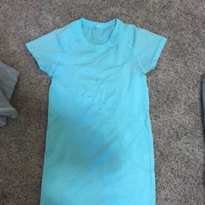 Lululemon tee